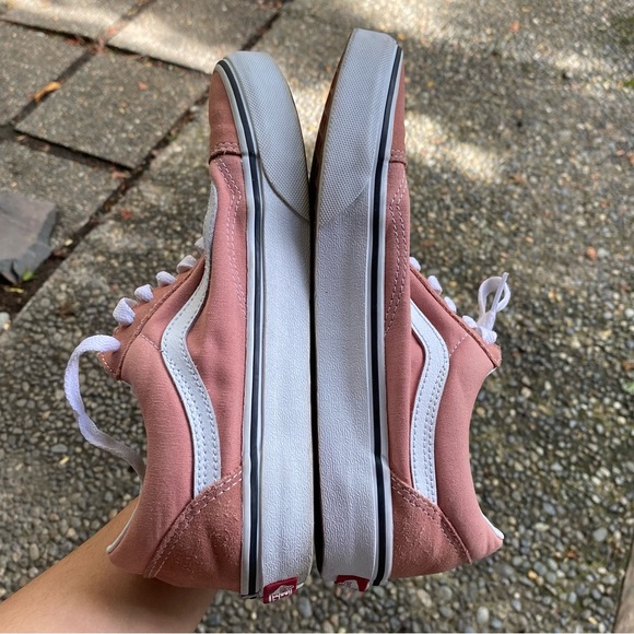 Vans - Picture 2 of 5